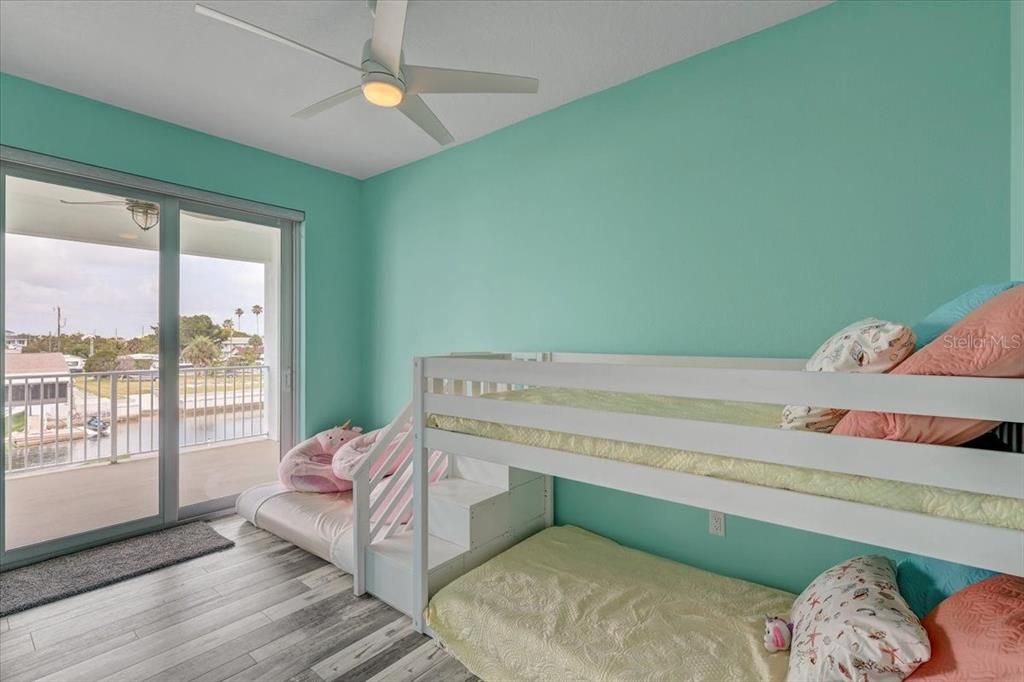 For Sale: $1,250,000 (5 beds, 3 baths, 2720 Square Feet)