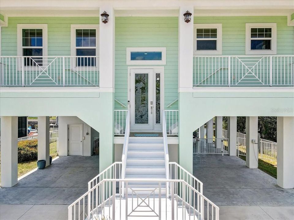For Sale: $1,250,000 (5 beds, 3 baths, 2720 Square Feet)