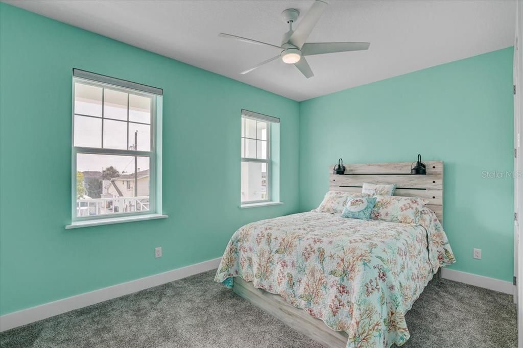 For Sale: $1,250,000 (5 beds, 3 baths, 2720 Square Feet)