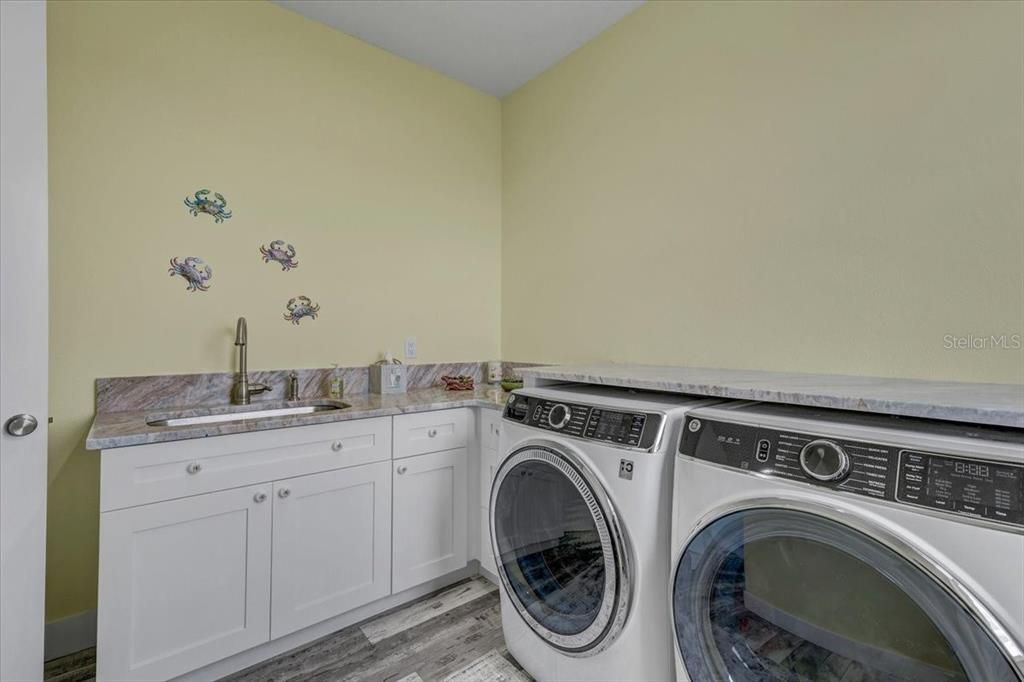 For Sale: $1,250,000 (5 beds, 3 baths, 2720 Square Feet)