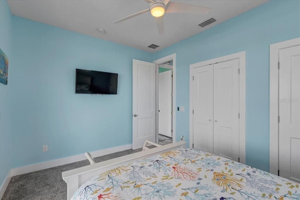 For Sale: $1,250,000 (5 beds, 3 baths, 2720 Square Feet)