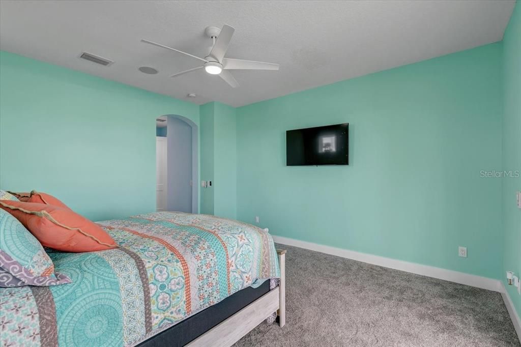 For Sale: $1,250,000 (5 beds, 3 baths, 2720 Square Feet)