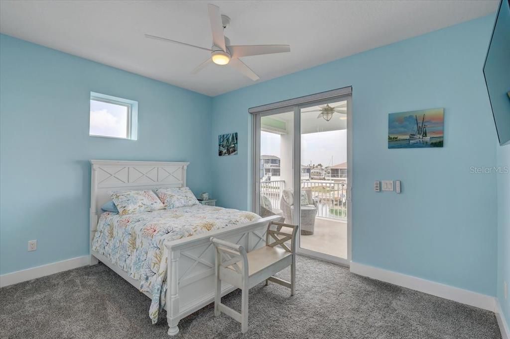 For Sale: $1,250,000 (5 beds, 3 baths, 2720 Square Feet)