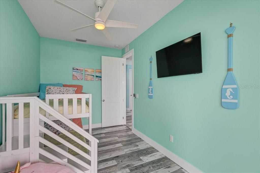 For Sale: $1,250,000 (5 beds, 3 baths, 2720 Square Feet)