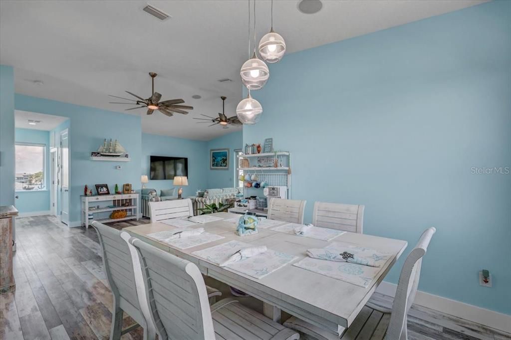 For Sale: $1,250,000 (5 beds, 3 baths, 2720 Square Feet)