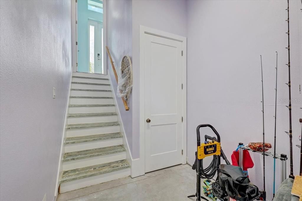 For Sale: $1,250,000 (5 beds, 3 baths, 2720 Square Feet)