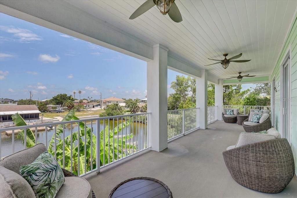 For Sale: $1,250,000 (5 beds, 3 baths, 2720 Square Feet)