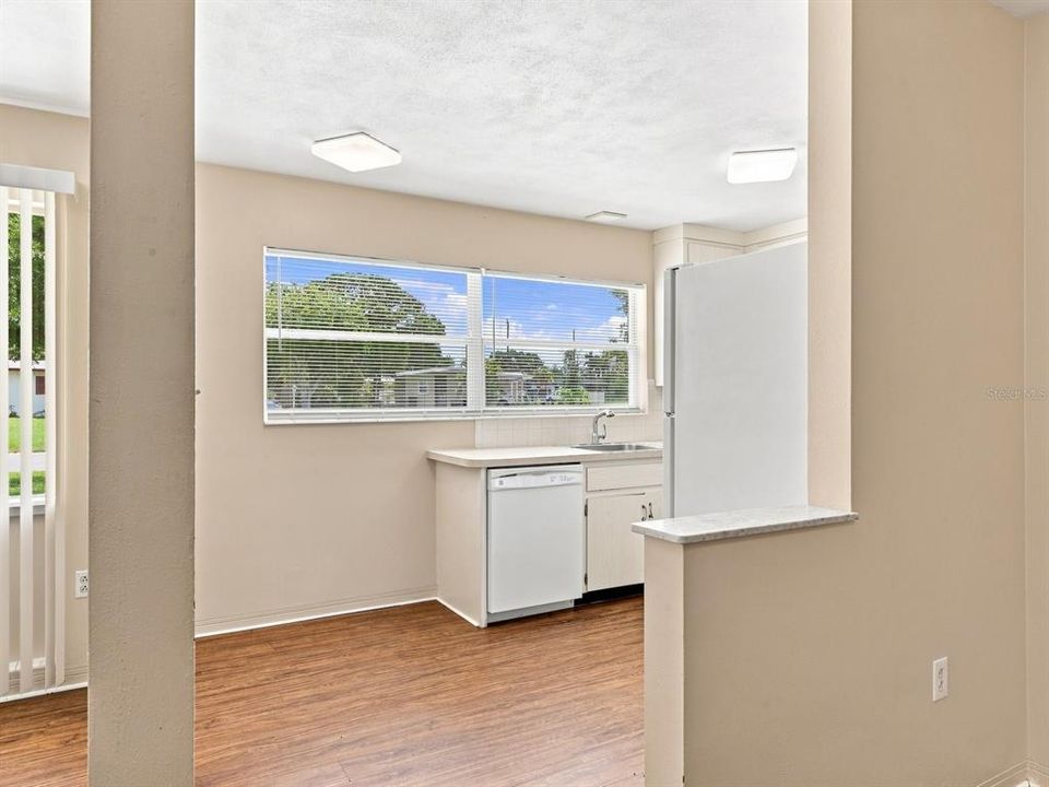 For Sale: $298,000 (2 beds, 1 baths, 1167 Square Feet)