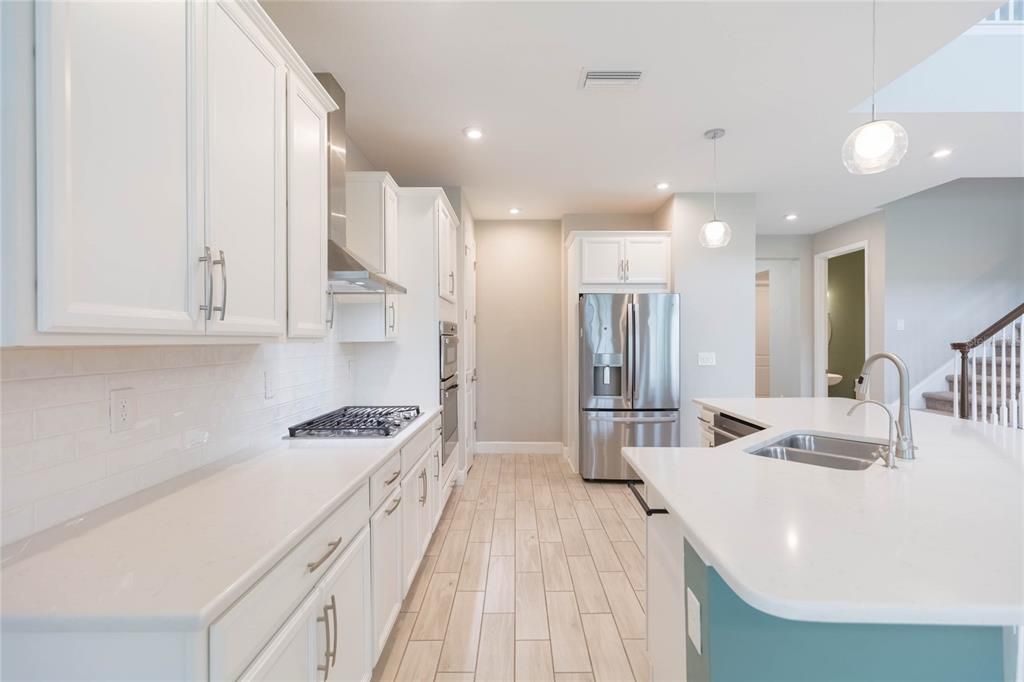 En Venta: $620,000 (4 camas, 3 baños, 2600 Pies cuadrados)