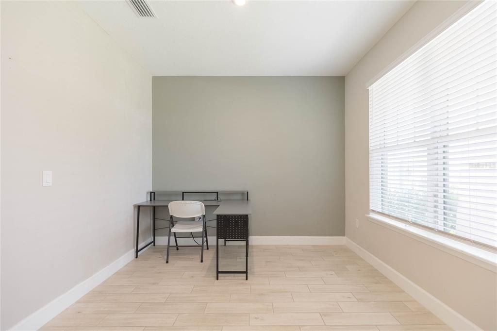 En Venta: $620,000 (4 camas, 3 baños, 2600 Pies cuadrados)