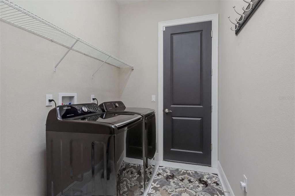 En Venta: $469,900 (3 camas, 2 baños, 2034 Pies cuadrados)