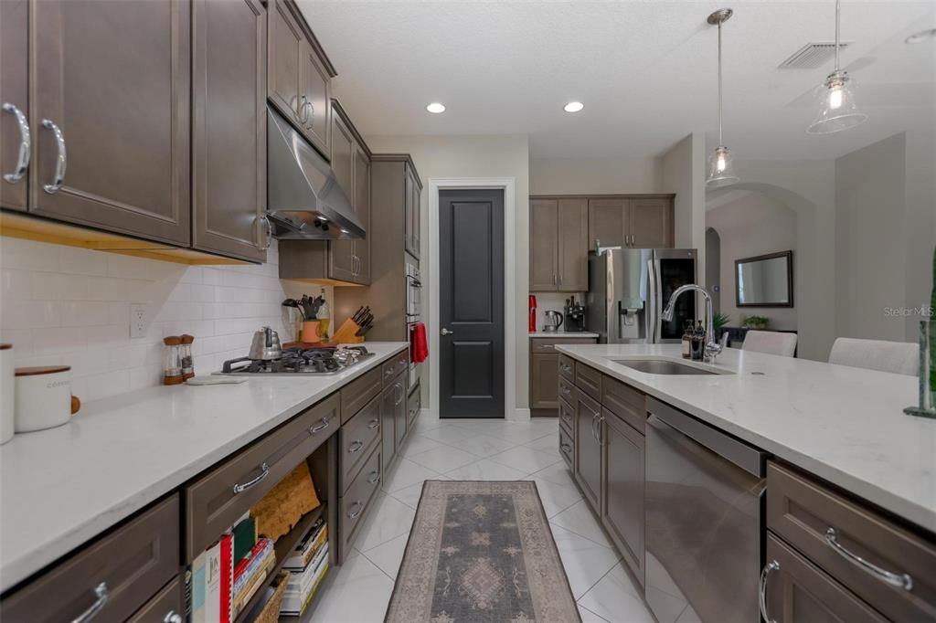 En Venta: $469,900 (3 camas, 2 baños, 2034 Pies cuadrados)