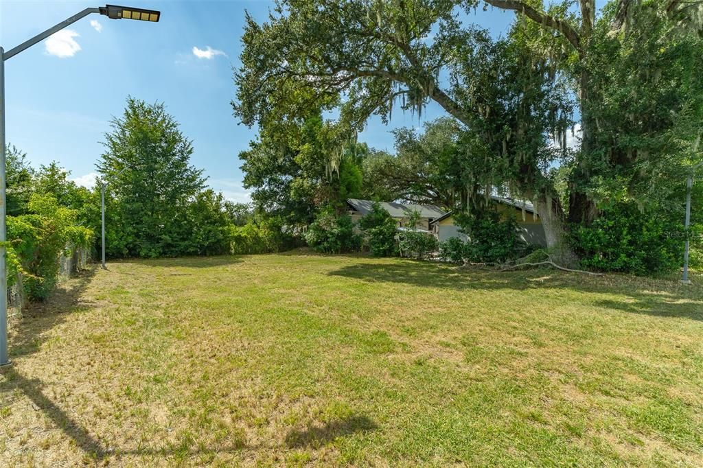 待售: $225,000 (0.64 acres)
