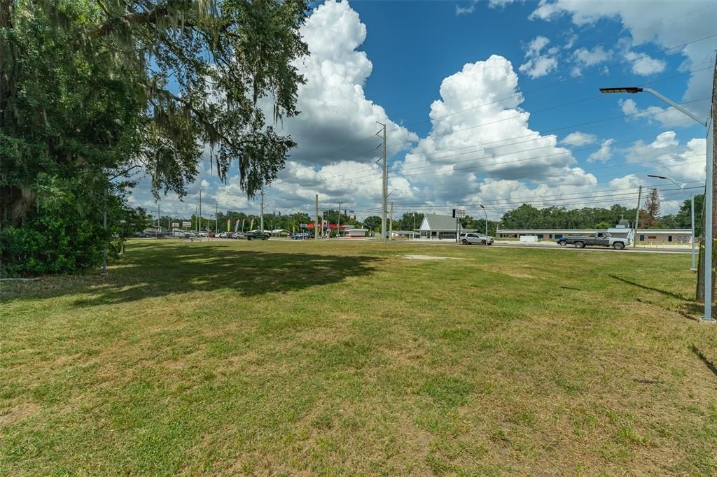 待售: $225,000 (0.64 acres)