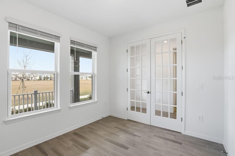 En Venta: $530,000 (3 camas, 3 baños, 2461 Pies cuadrados)