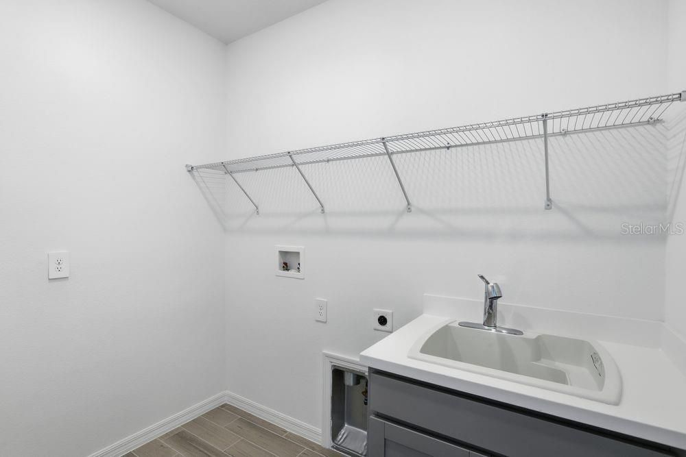 En Venta: $530,000 (3 camas, 3 baños, 2461 Pies cuadrados)
