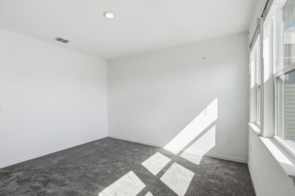 En Venta: $530,000 (3 camas, 3 baños, 2461 Pies cuadrados)