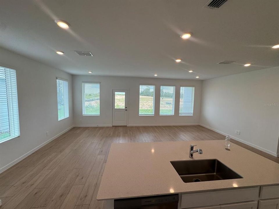 En Renta: $2,700 (4 camas, 4 baños, 2366 Pies cuadrados)
