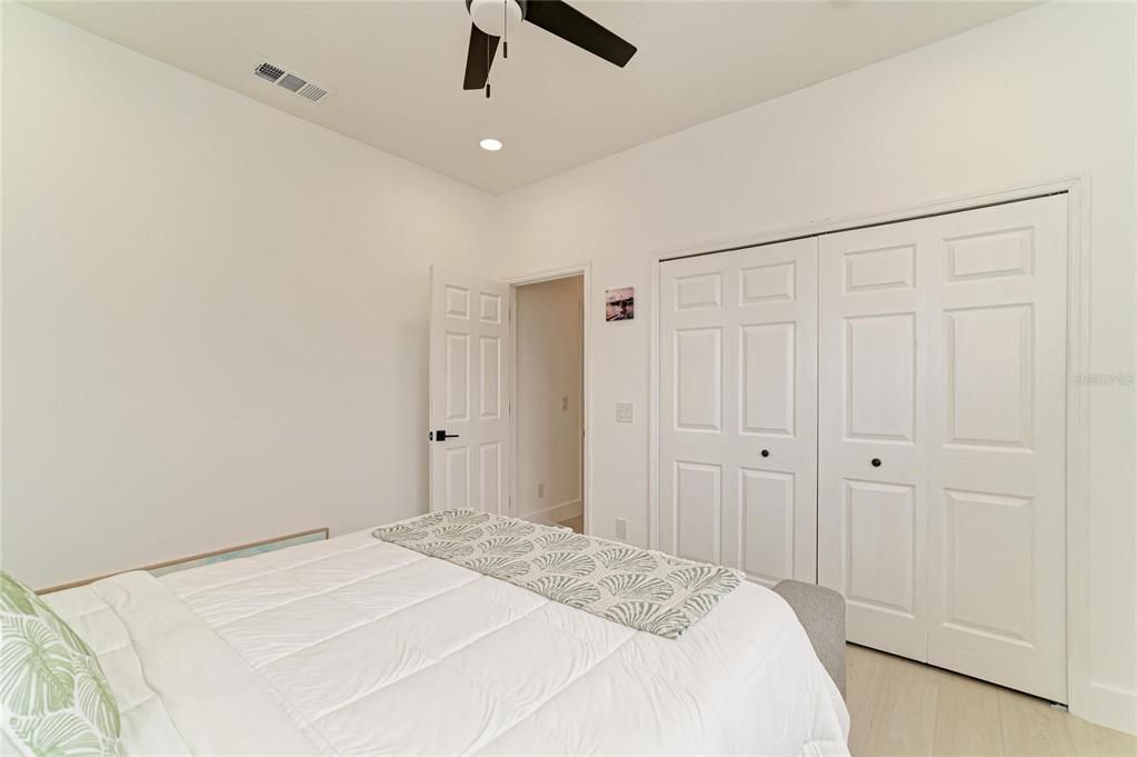 For Sale: $875,000 (5 beds, 3 baths, 2643 Square Feet)