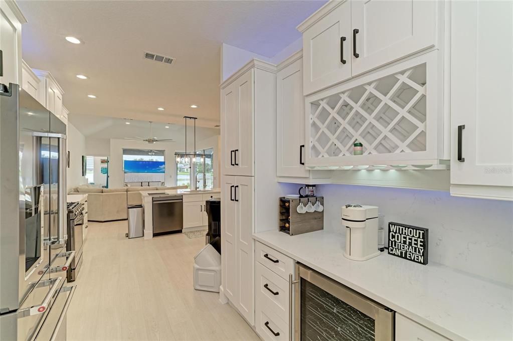 For Sale: $875,000 (5 beds, 3 baths, 2643 Square Feet)