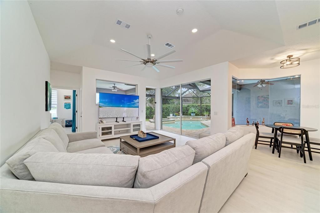 For Sale: $875,000 (5 beds, 3 baths, 2643 Square Feet)