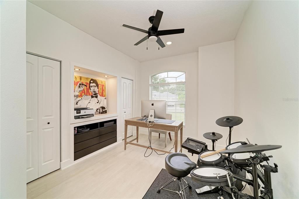 For Sale: $875,000 (5 beds, 3 baths, 2643 Square Feet)