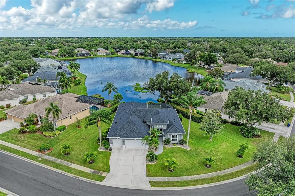 For Sale: $875,000 (5 beds, 3 baths, 2643 Square Feet)