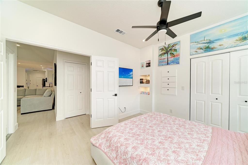 For Sale: $875,000 (5 beds, 3 baths, 2643 Square Feet)