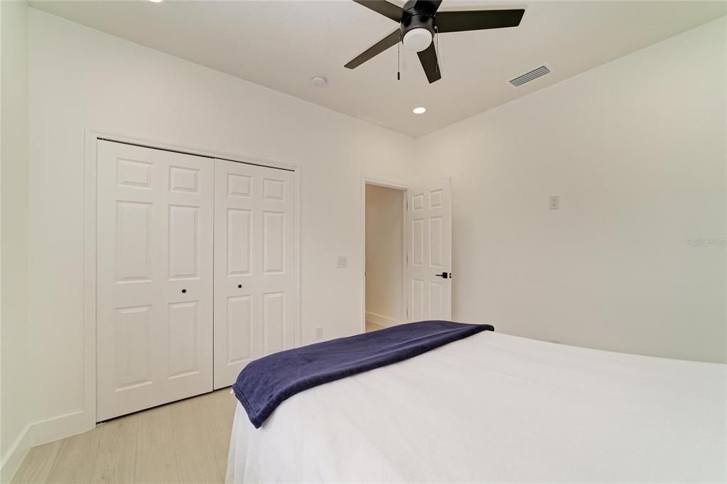 For Sale: $875,000 (5 beds, 3 baths, 2643 Square Feet)