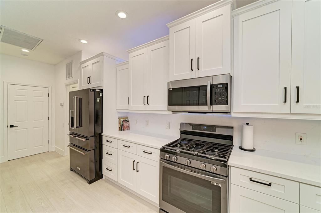 For Sale: $875,000 (5 beds, 3 baths, 2643 Square Feet)
