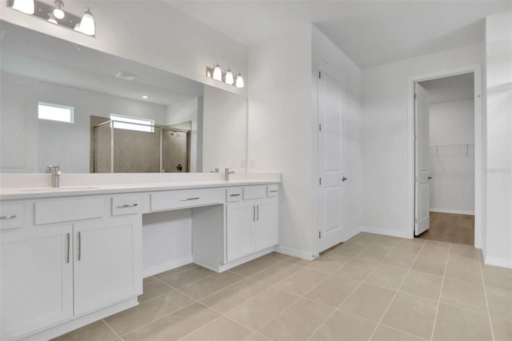 En Venta: $624,990 (3 camas, 3 baños, 2723 Pies cuadrados)