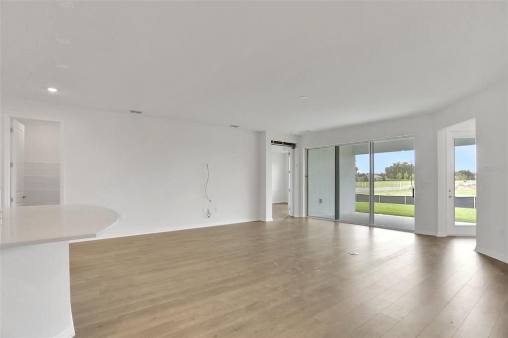 En Venta: $624,990 (3 camas, 3 baños, 2723 Pies cuadrados)