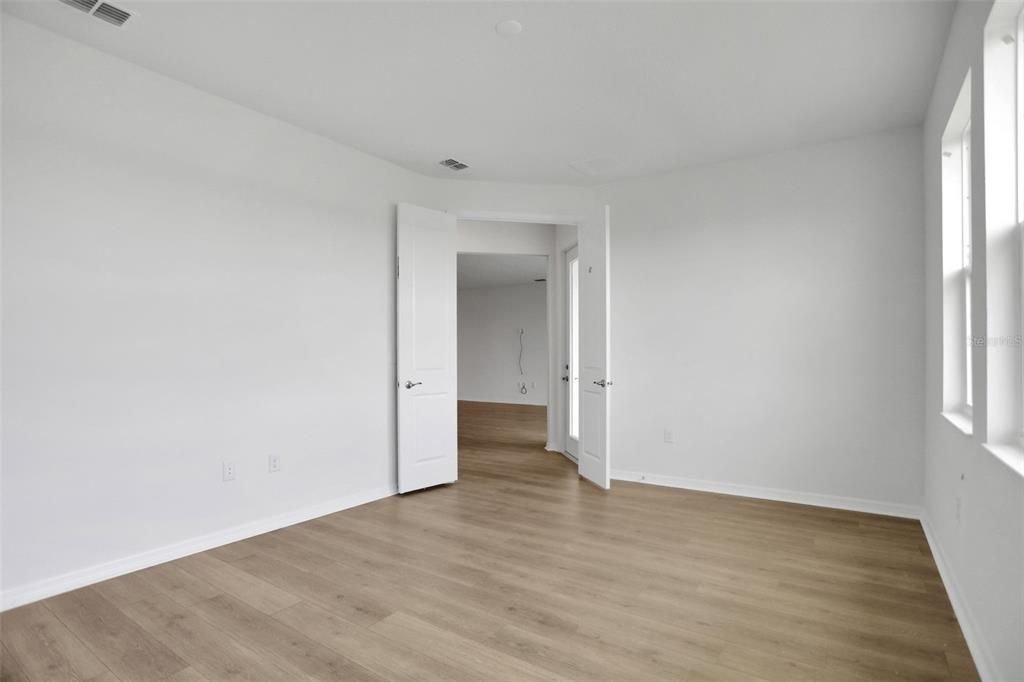 En Venta: $624,990 (3 camas, 3 baños, 2723 Pies cuadrados)