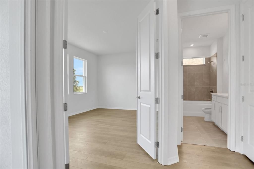 En Venta: $624,990 (3 camas, 3 baños, 2723 Pies cuadrados)