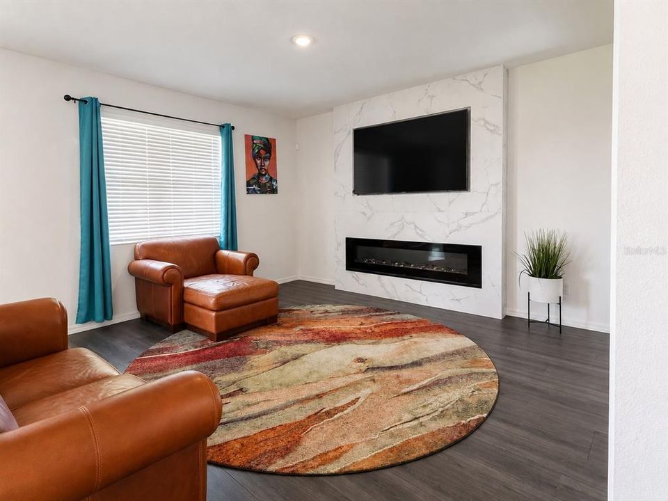 En Venta: $439,000 (5 camas, 3 baños, 3011 Pies cuadrados)