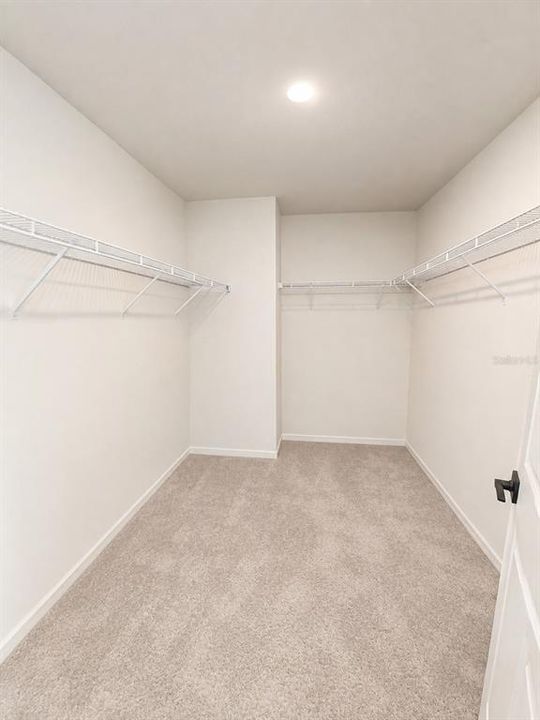 En Venta: $439,000 (5 camas, 3 baños, 3011 Pies cuadrados)