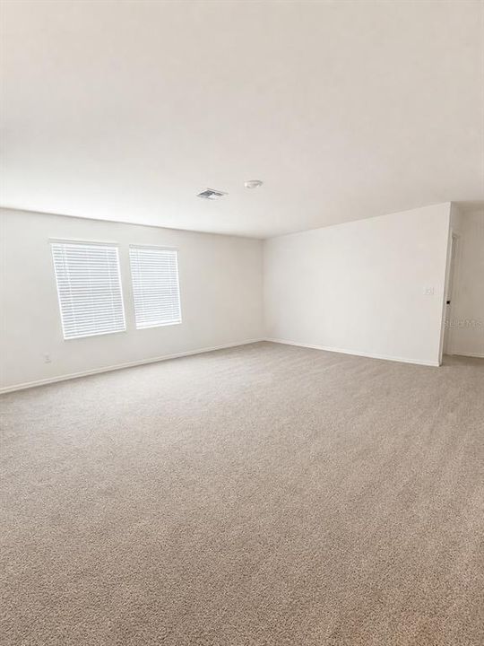 En Venta: $439,000 (5 camas, 3 baños, 3011 Pies cuadrados)