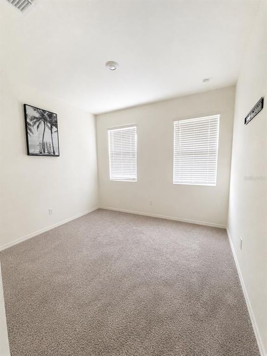 En Venta: $439,000 (5 camas, 3 baños, 3011 Pies cuadrados)