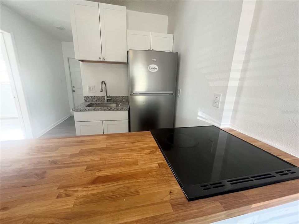 На продажу: $279,995 (4 спален, 0 ванн, 1080 Квадратных фут)