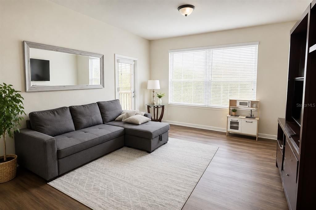 For Sale: $215,000 (3 beds, 2 baths, 1412 Square Feet)