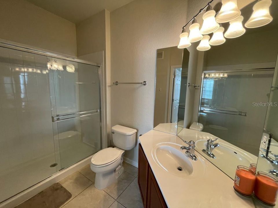 For Sale: $215,000 (3 beds, 2 baths, 1412 Square Feet)