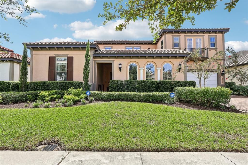 For Sale: $1,350,000 (6 beds, 4 baths, 4451 Square Feet)