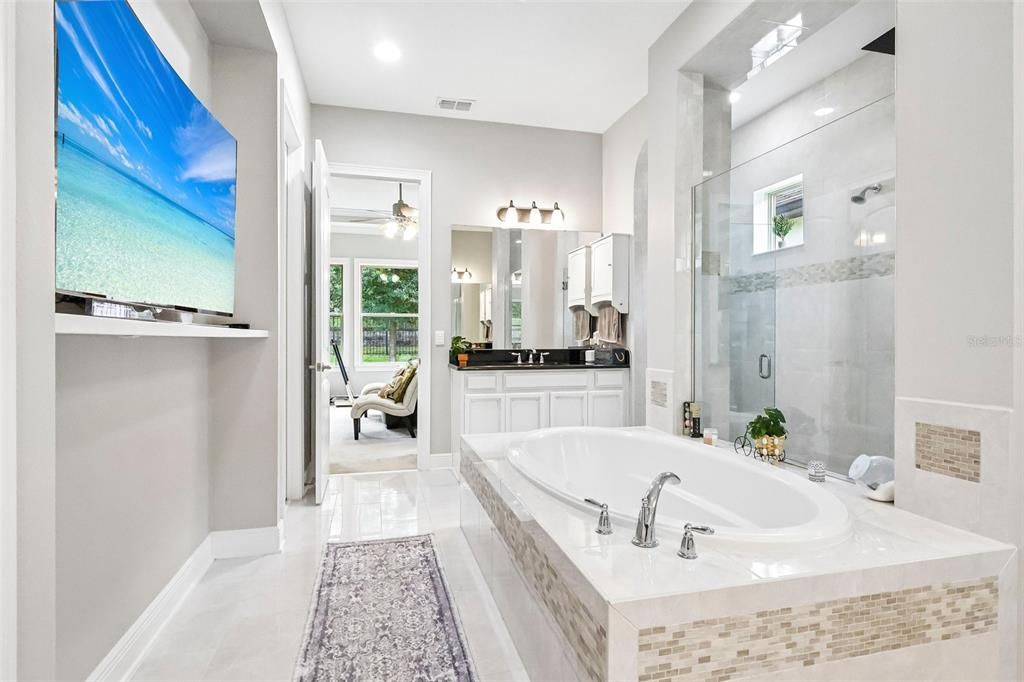 For Sale: $1,350,000 (6 beds, 4 baths, 4451 Square Feet)