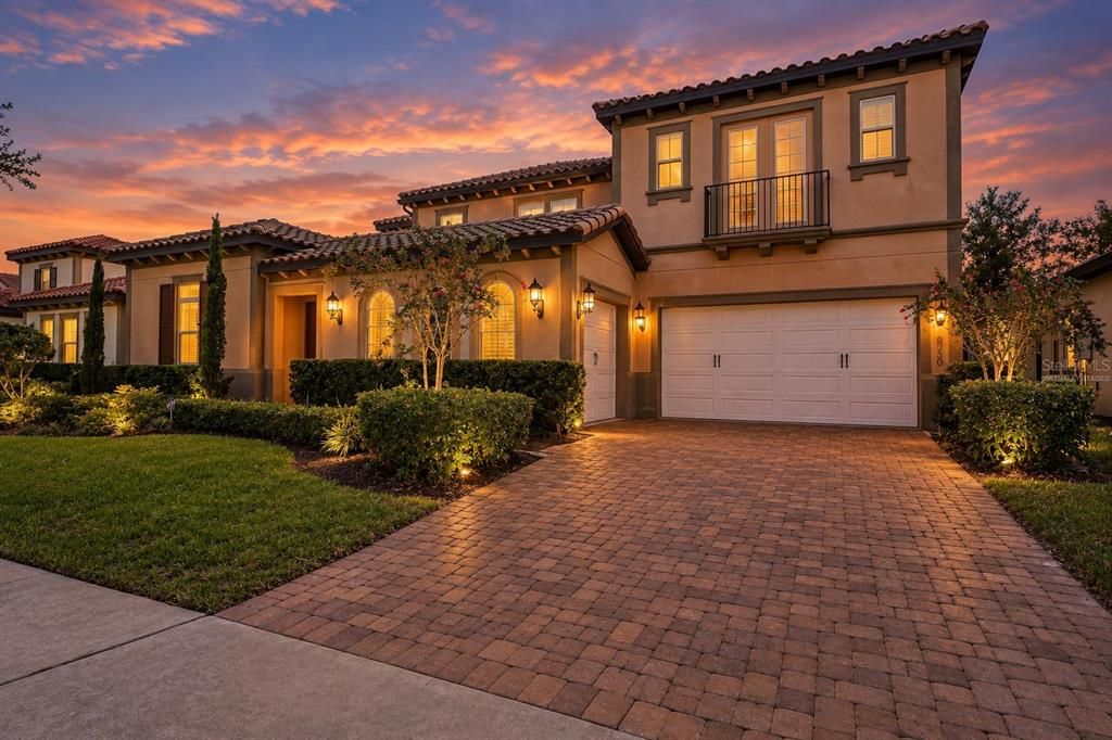 For Sale: $1,350,000 (6 beds, 4 baths, 4451 Square Feet)