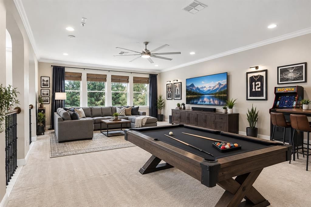 For Sale: $1,350,000 (6 beds, 4 baths, 4451 Square Feet)