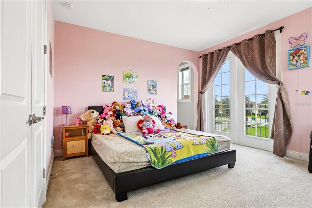 For Sale: $1,350,000 (6 beds, 4 baths, 4451 Square Feet)