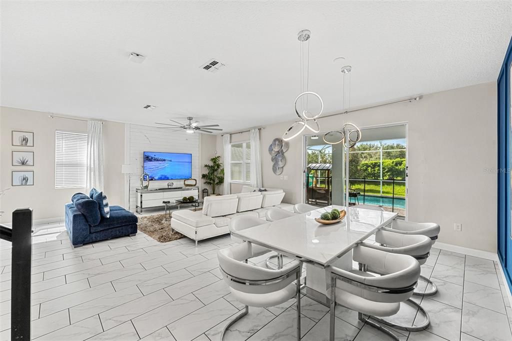 En Venta: $679,000 (7 camas, 5 baños, 4019 Pies cuadrados)