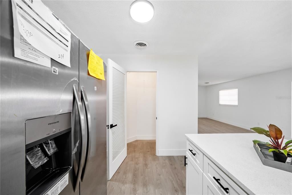 For Sale: $254,900 (3 beds, 2 baths, 1572 Square Feet)