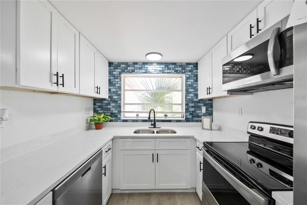 For Sale: $254,900 (3 beds, 2 baths, 1572 Square Feet)