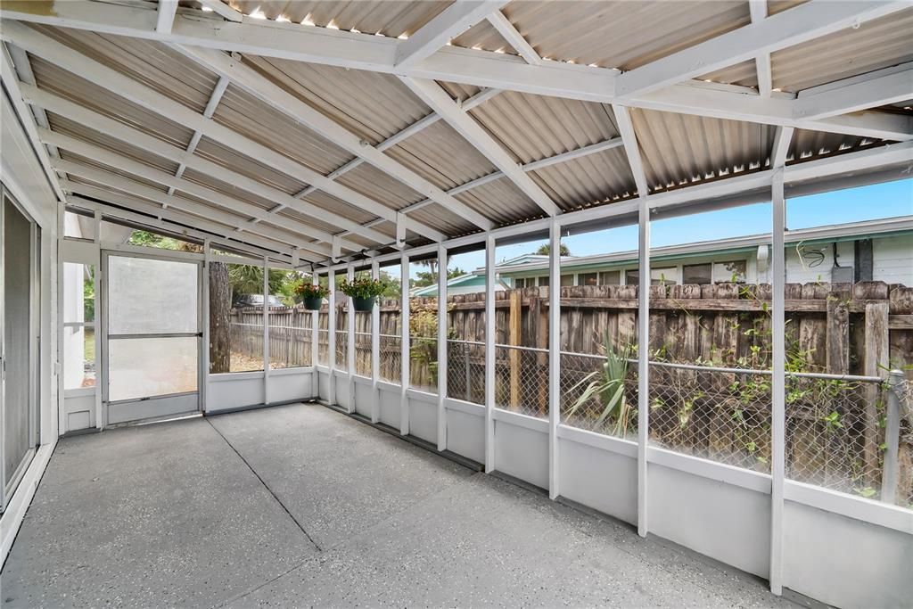 For Sale: $254,900 (3 beds, 2 baths, 1572 Square Feet)